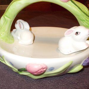 EUC,  Ceramic Bunny Basket approximately 8"x9", Nice!